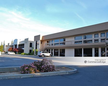 Commercial space at Woodward Business Park - 377, 401-423 West Fallbrook Avenue & 7600-7636 North Ingram Avenue in Fresno