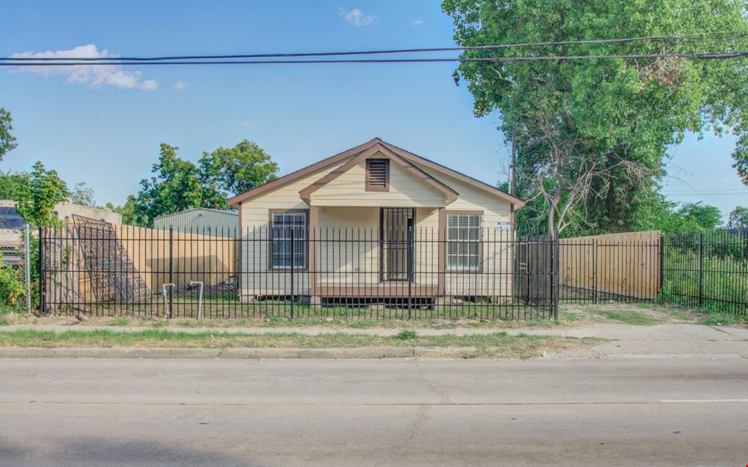1051 W Little York Rd, Houston, TX 77091
