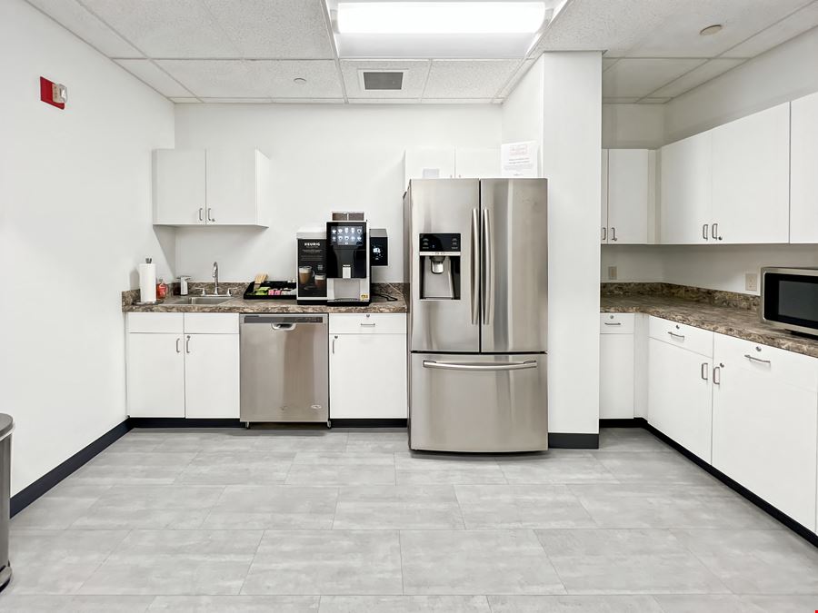 Regus - Grand Rapids - Peninsular Dr