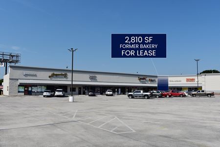 Retail space for Rent at Willow Park Shopping Center in Houston