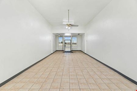 High Exposure Retail Building: 2 Units