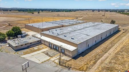 ±104,905 SF of Distribution Warehouse on ±6.10 Acres