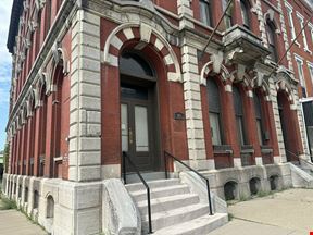 49 E Main St