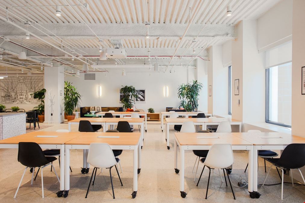 WeWork - 222 South Riverside Plaza