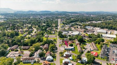 CORNER COMMERCIAL BUILDING NEAR DOWNTOWN - FOR LEASE OR SALE