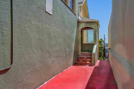539-543 Georgia St
