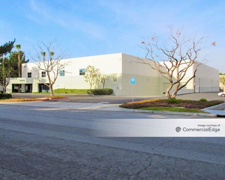 Industrial space for Rent at Empire Business Center in Mira Loma