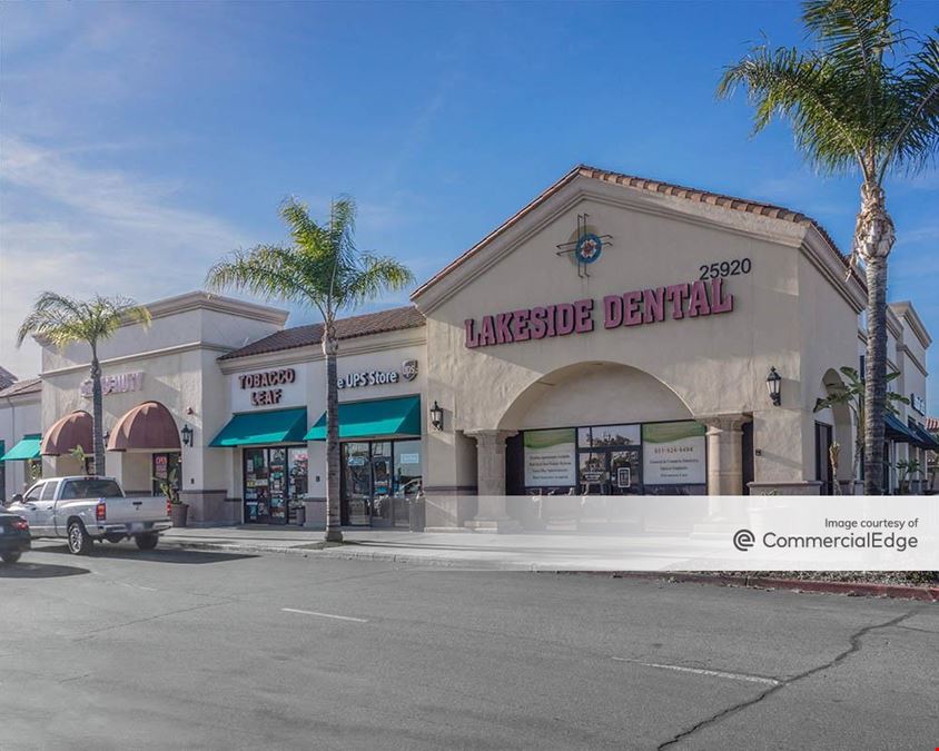 Plaza at Lakeside