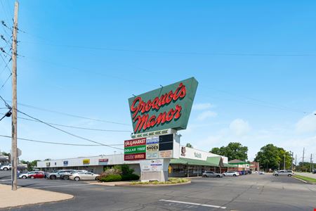 Iroquois Manor Shopping Center