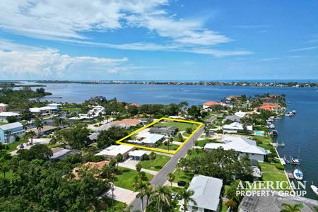 Residential Assemblage Near Siesta Key