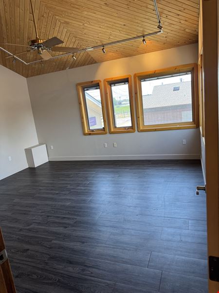 323 24th Street W