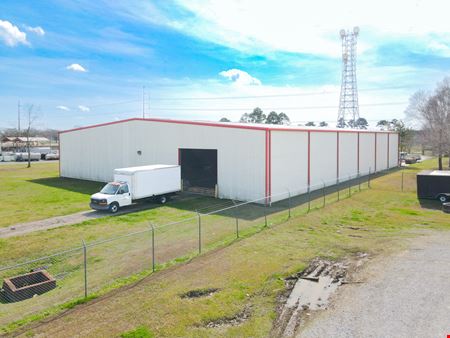 Industrial Warehouse with ±20’ Clear Height on ±1.8 Acres