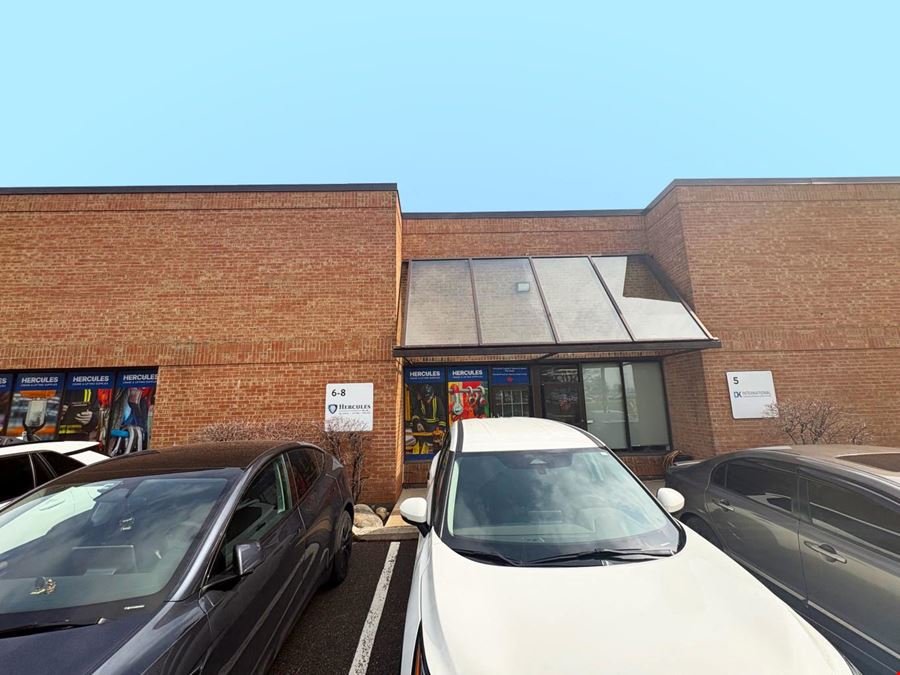 1750 Courtneypark Dr E, Mississauga, ON L5T 1W1