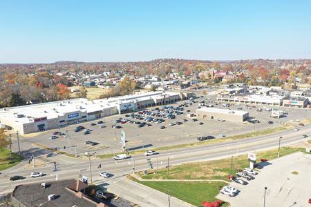 Retail space for Rent at Twin City Plaza in Crystal City