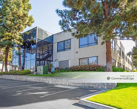 Commercial space at Camino Santa Fe Business Park in San Diego