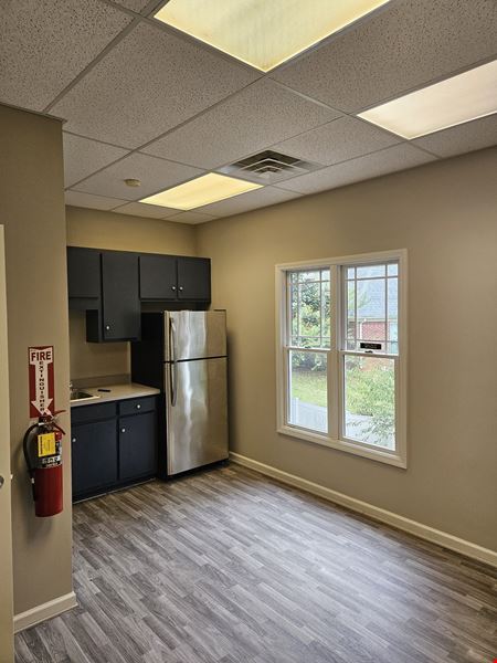 Modern Office Suite close to Cummings Research Park