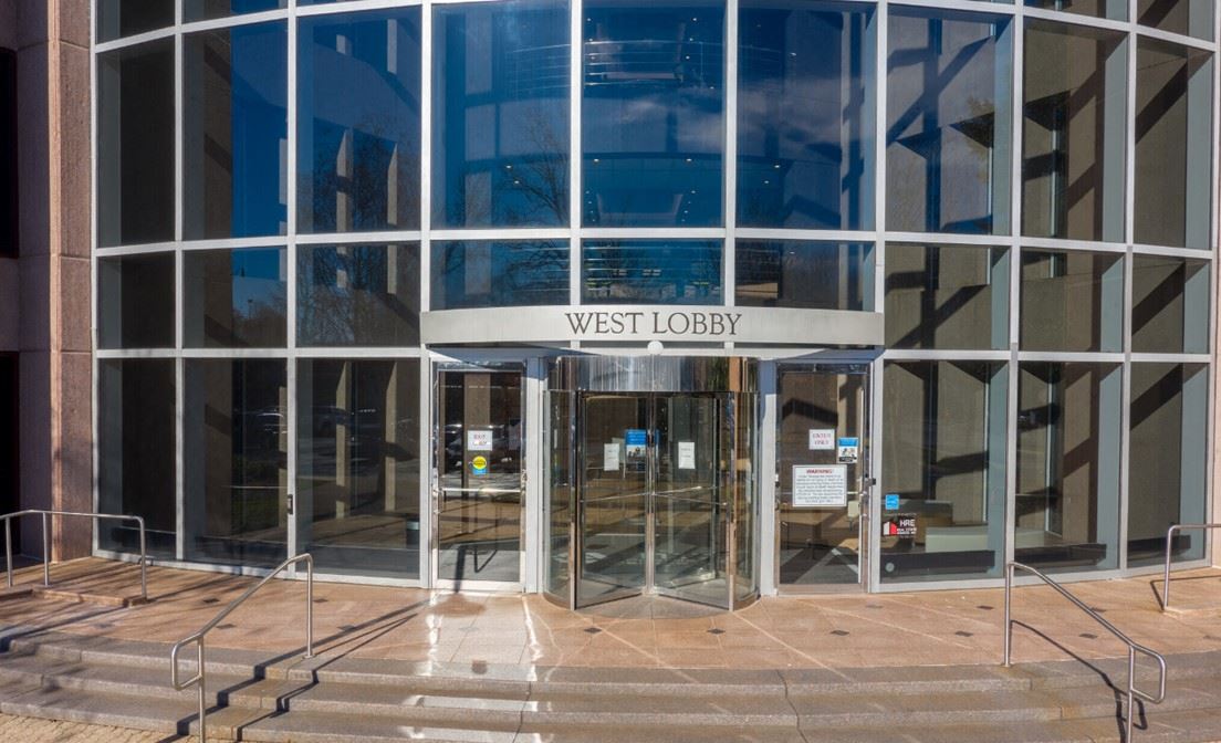 1117 Perimeter Center West