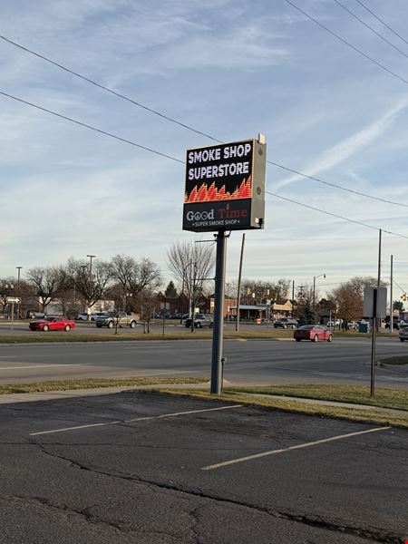 Retail space for Sale at 14750 Fort Street in Southgate