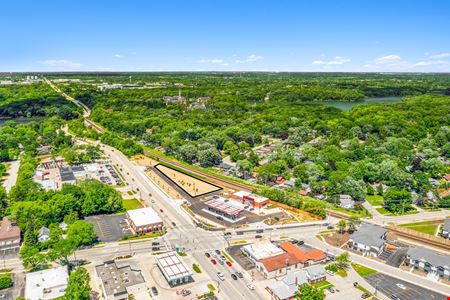 Retail space for Rent at NEC Maple Avenue & Lake Street in Mundelein