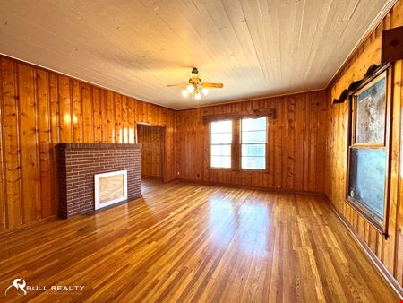 ±2,400 SF Freestanding Commercial Building