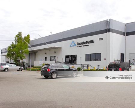 Industrial space for Rent at Valley View Business Center in La Mirada