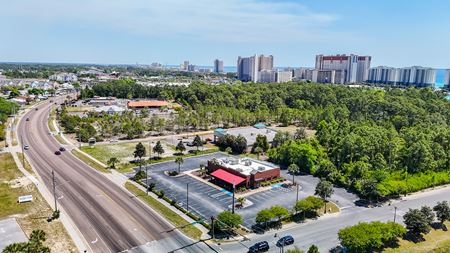 Retail space for Rent at Former Applebee's in Panama City Beach