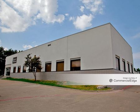 Industrial space for Rent at Summit Service Center in Plano