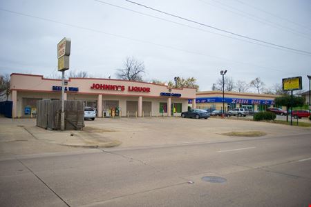 Johnny's Plaza