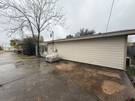 1204 W Pecan St