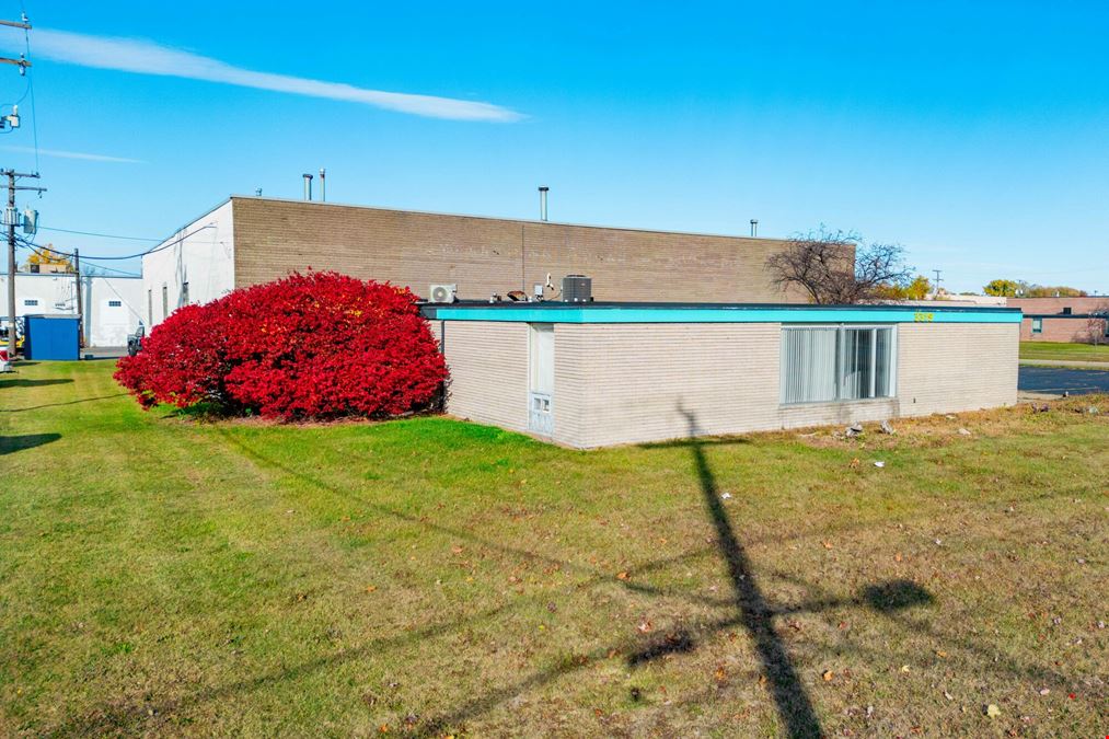 3319 E 10 Mile