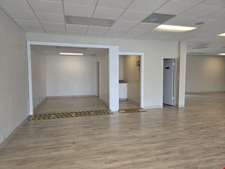 Freestanding Retail / Showroom Opportunity on US-192