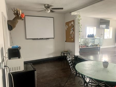 2,584 SF Auto Shop for Sale
