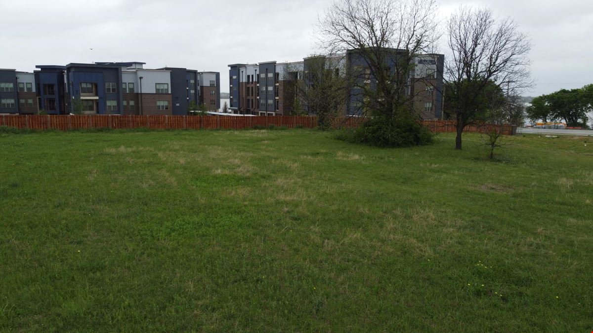 1625 E Interstate 30