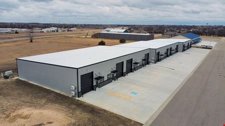 KECHI WAREHOUSE / SHOP SUITES