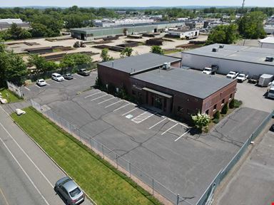 5,911 SF Industrial Building