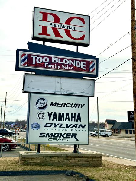 1,420 SF Restaurant / Retail Building For Lease in Northeast Springfield