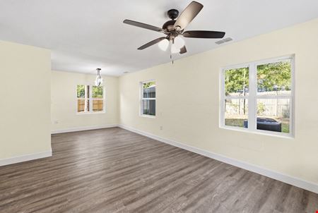 Private 4-Home Community - Single Family Homes Portfolio