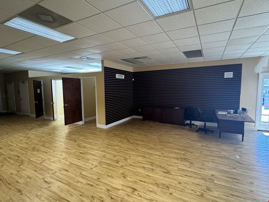 1570 N Main St