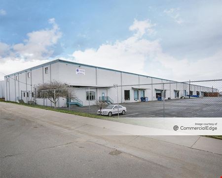 Industrial space for Rent at Freeway Industrial Center in Denver
