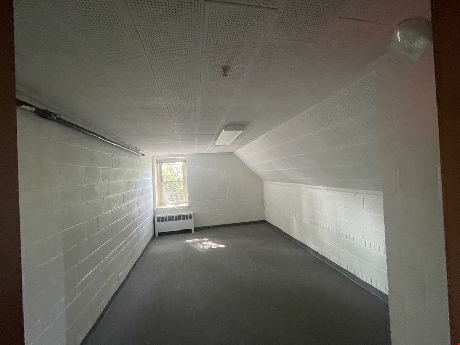 82 Woodside Rd