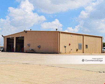 Industrial space for Rent at 2817 & 2829 Braswell Drive in Fort Worth
