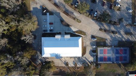 111 N Causeway Blvd