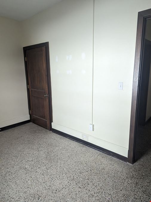 125 N 4th St
