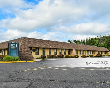 Commercial space at Crossroads South Corporate Park - 1747 & 1767 Veterans Memorial Hwy in Islandia