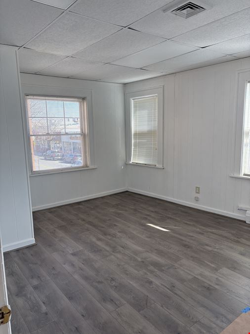 125 E Main St