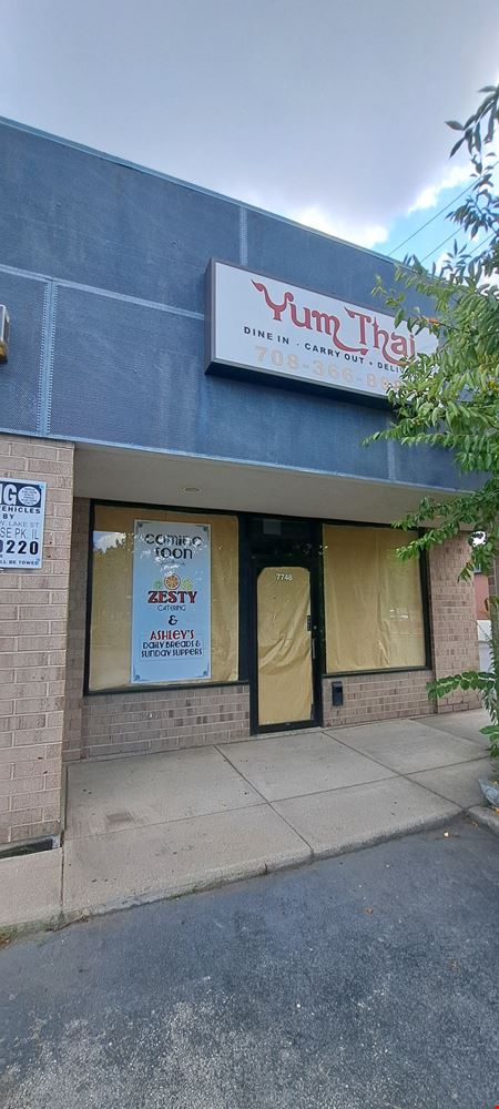 Units Available | Forest Park Retail Shopping Center