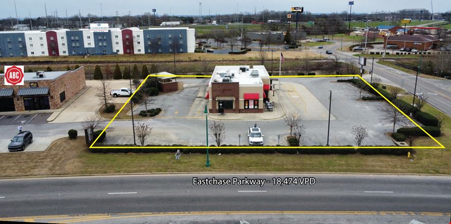 Former Milo's Available for Lease
