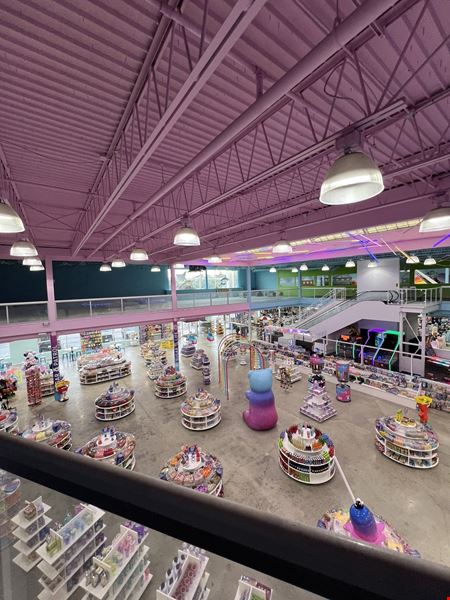 Mezzanine Retail Space