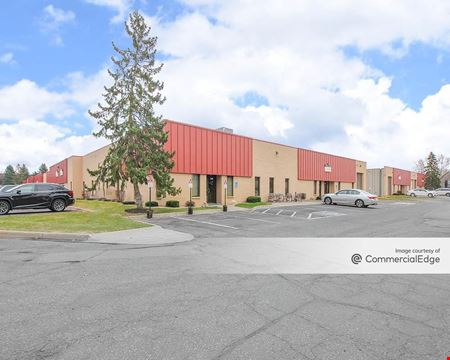 Commercial space at Maplewood Business Center 2 in Maplewood