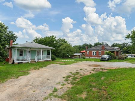 2652 Hendersonville Rd.,